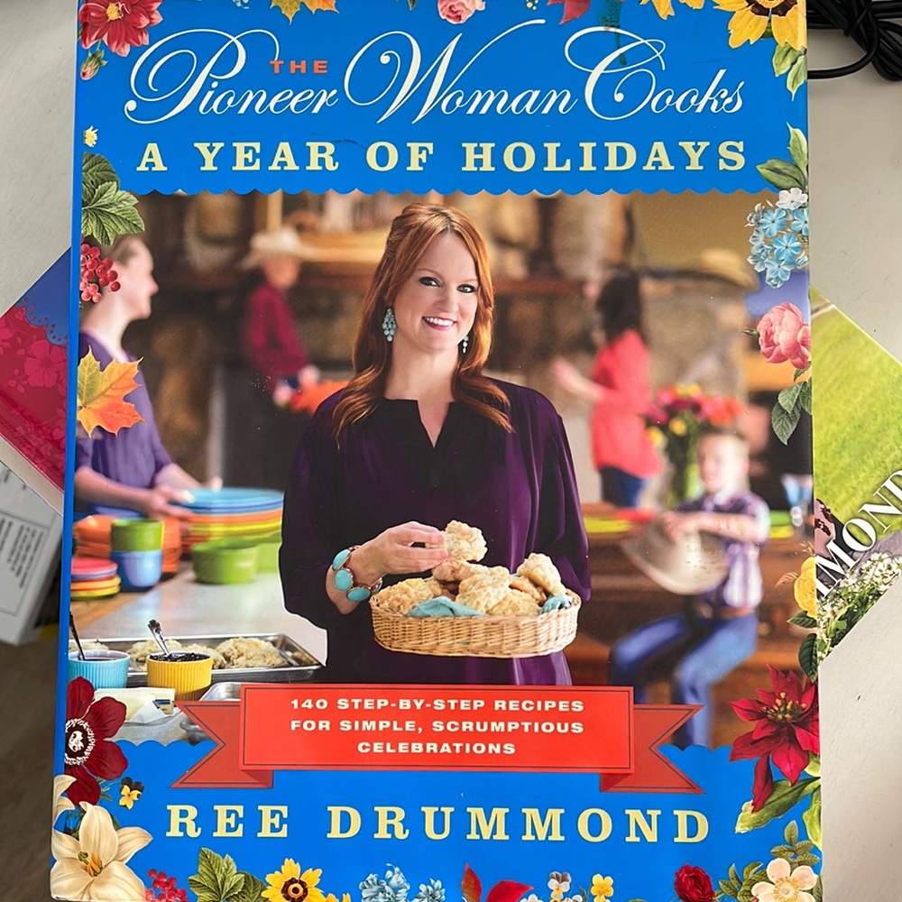 The Pioneer Woman Cooks Book 🖤